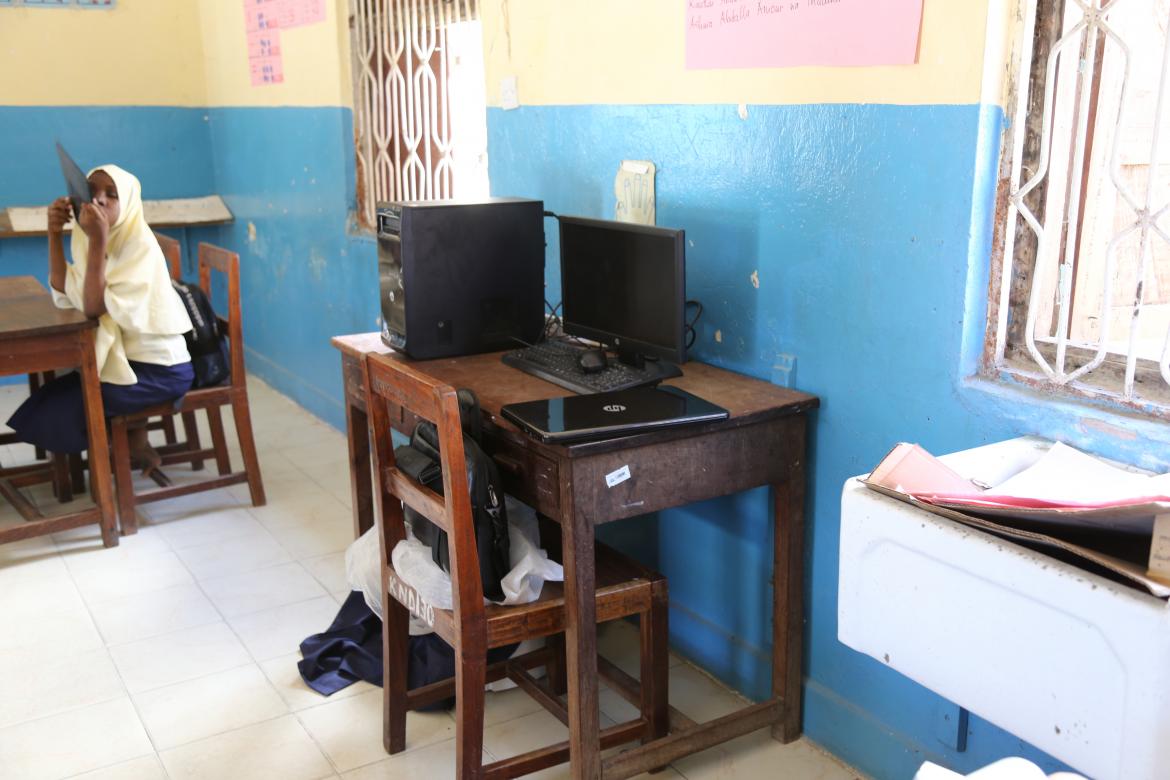 Through a US$5.2 million grant, GPE supported the government of Zanzibar to make its education system more inclusive and welcome all children in the classroom. At Kisiwandui Primary School, the grant enabled the purchase of useful equipment, such a laptop computers…